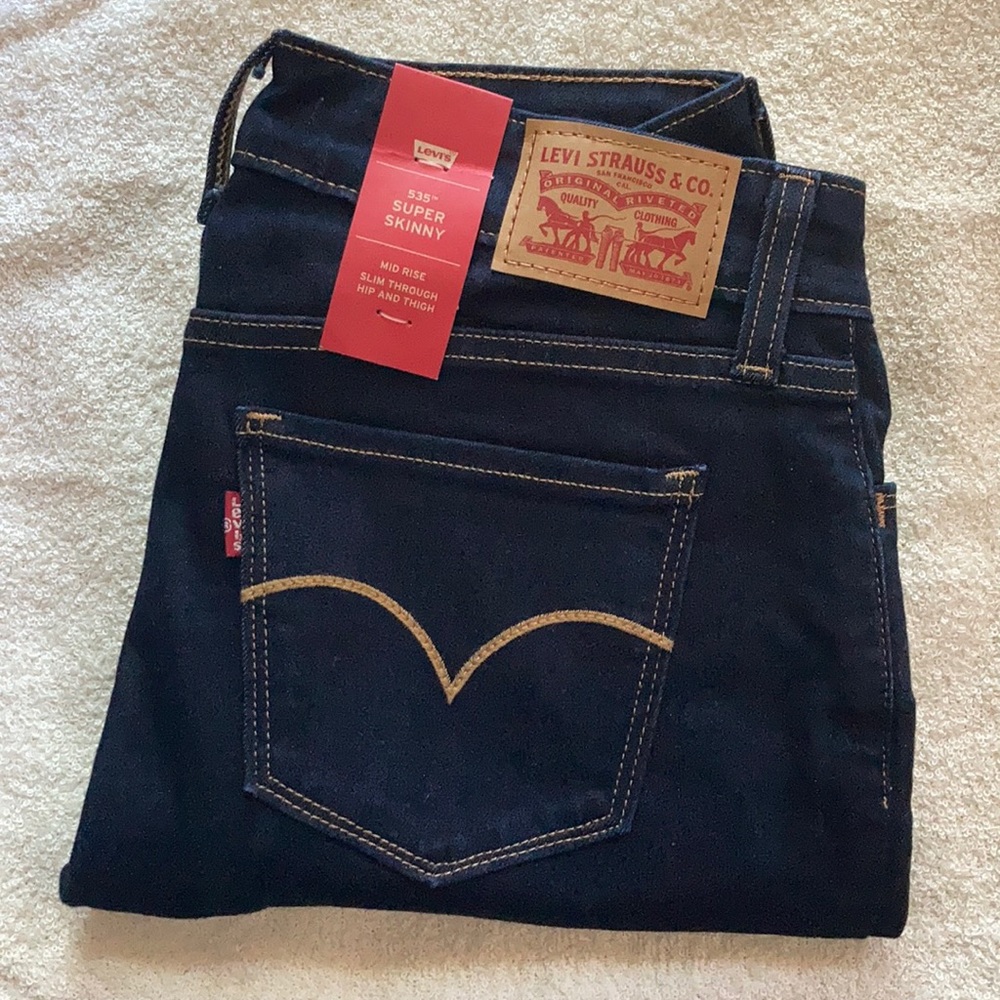Brand new 535 Super Skinny Levi's jeans.